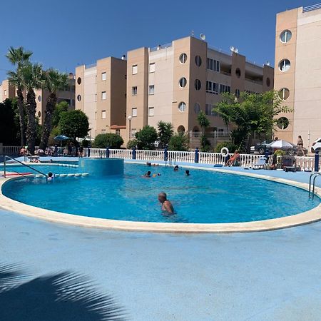 Ferienwohnung Tres Beau T4 Torrevieja Renove Et Moderne Exterior foto